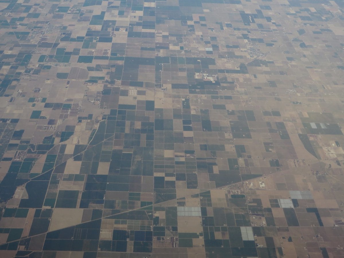 California Central Valley South of Fresno, home to some of California's most  productive agricultural areas.  Credit: Ken Lund via Flickr.
